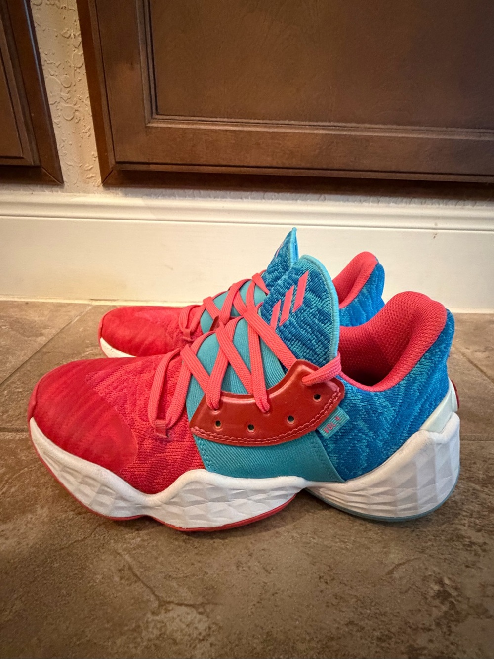 Adidas Harden Vol. 4 Boys' Basketball Shoes “Candy Paint” Boys Size 5.5 - Picture 3 of 7